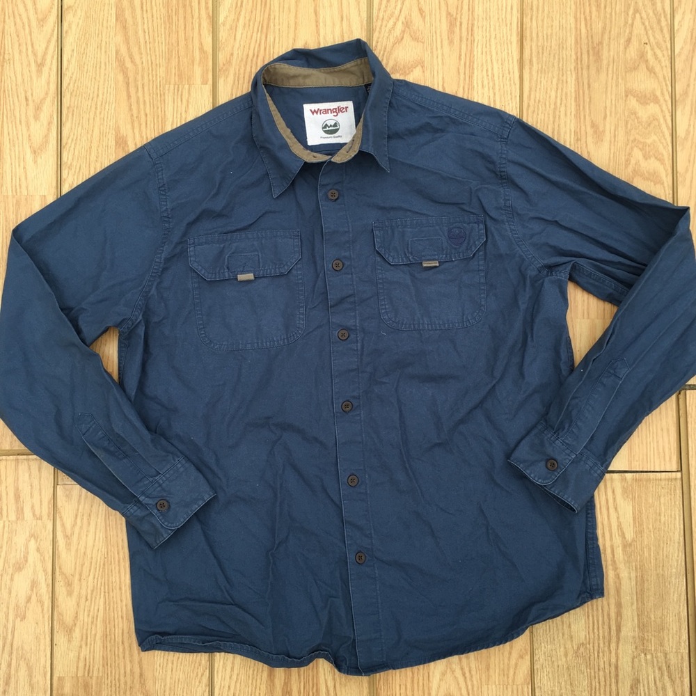 Wrangler long sleeve button down shirt #1